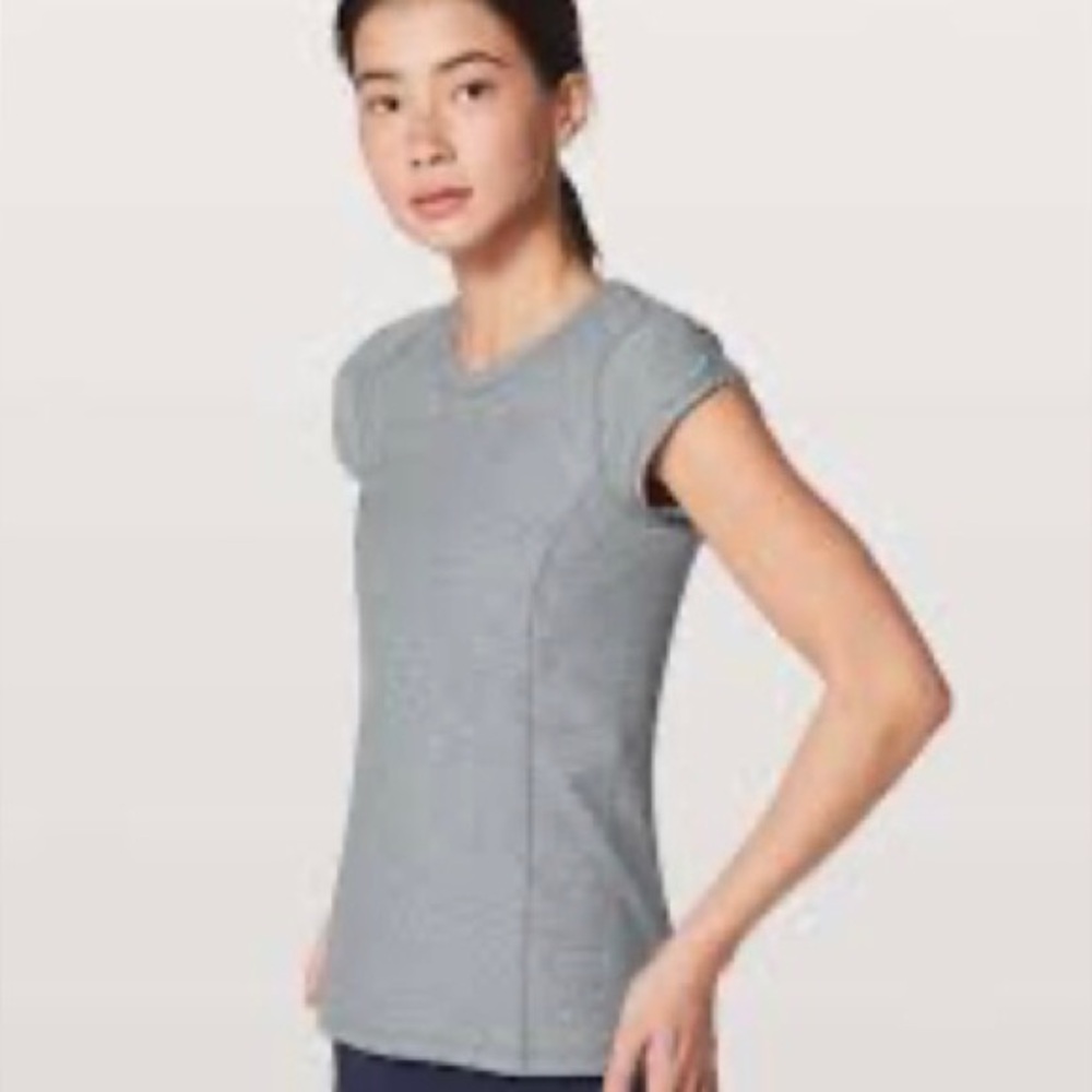 Lululemon Gray Short Sleeve Athletic Top Size 6